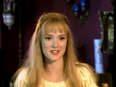 1990_-_Edward_Scissorhands_On_Set_Interview_mp43180.jpg
