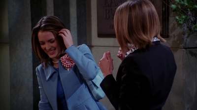 2001_Friends_S07E20_mp42528.jpg