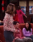 2001_Friends_S07E20_mp41431.jpg