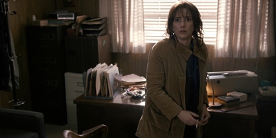 Stranger_Things_S01E01_mp41018.jpg