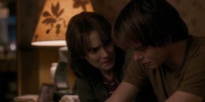 Stranger_Things_S01E01_mp42639.jpg