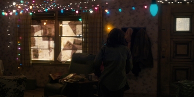 Stranger_Things_S01E03_mp47418.jpg