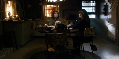 Stranger_Things_S01E03_mp47594.jpg