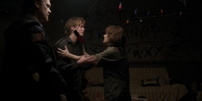 Stranger_Things_S01E04_mkv0121.jpg
