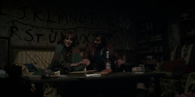 Stranger_Things_S01E05_mp43020.jpg