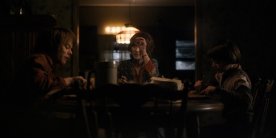 Stranger_Things_S01E08_mp48068.jpg