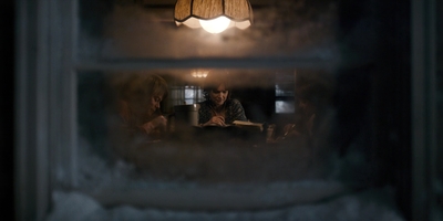 Stranger_Things_S01E08_mp48083.jpg