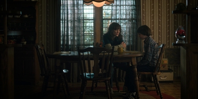 Stranger_Things_S02E04_mp40169.jpg