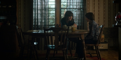 Stranger_Things_S02E04_mp40175.jpg