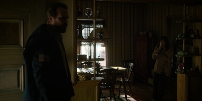 Stranger_Things_S02E04_mp41219.jpg