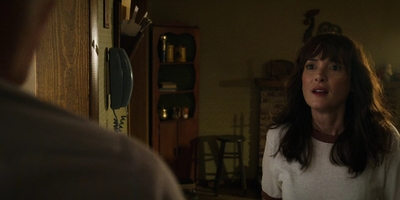 Stranger_Things_S03E01_mp40817.jpg