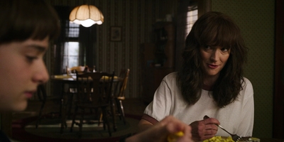 Stranger_Things_S03E01_mp40828.jpg