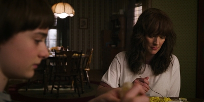 Stranger_Things_S03E01_mp40832.jpg