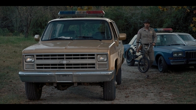 2016_-_Stranger_Things_Season_1_Featurette_01_mp48420.jpg