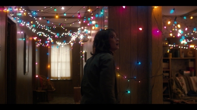 2016_-_Stranger_Things_Season_1_Featurette_01_mp48515.jpg