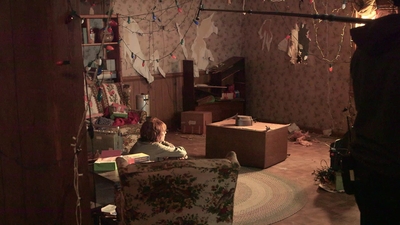 2016_-_Stranger_Things_Season_1_Featurette_01_mp48547.jpg