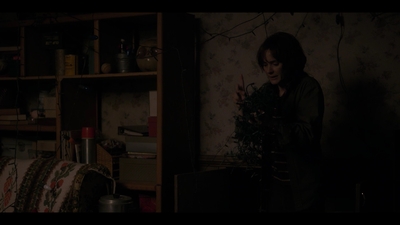 2016_-_Stranger_Things_Season_1_Featurette_01_mp48632.jpg