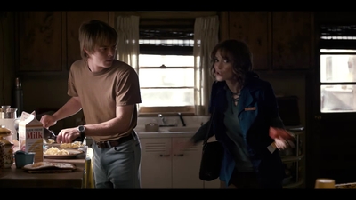 2016_-_Stranger_Things_Season_1_Featurette_02_mp48813.jpg