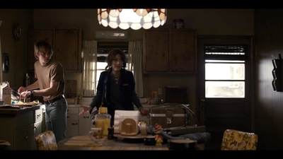 2016_-_Stranger_Things_Season_1_Featurette_02_mp48814.jpg