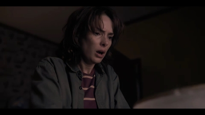 2016_-_Stranger_Things_Season_1_Featurette_02_mp48919.jpg