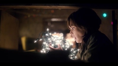 2016_-_Stranger_Things_Season_1_Featurette_02_mp48962.jpg