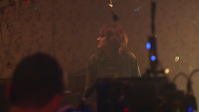 2016_-_Stranger_Things_Season_1_Featurette_02_mp49079.jpg