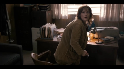 2016_-_Stranger_Things_Season_1_Featurette_02_mp49115.jpg