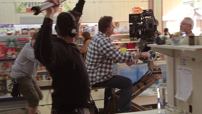 2016_-_Stranger_Things_Season_1_Featurette_02_mp49147.jpg