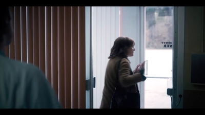 2016_-_Stranger_Things_Season_1_Featurette_02_mp49162.jpg