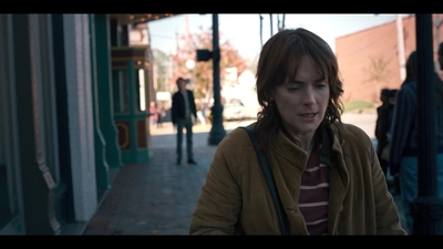 2016_-_Stranger_Things_Season_1_Featurette_02_mp49164.jpg