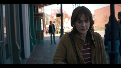 2016_-_Stranger_Things_Season_1_Featurette_02_mp49165.jpg