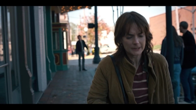 2016_-_Stranger_Things_Season_1_Featurette_02_mp49166.jpg