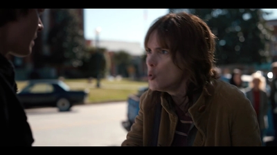 2016_-_Stranger_Things_Season_1_Featurette_02_mp49218.jpg
