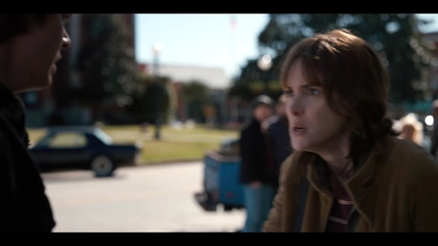 2016_-_Stranger_Things_Season_1_Featurette_02_mp49219.jpg