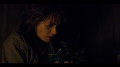 2016_-_Stranger_Things_Season_1_Featurette_01_mp48498.jpg