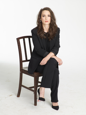 STPromosS01PressShoot_2810029.jpg